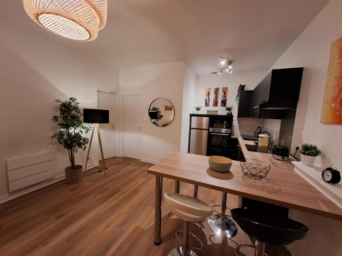 Le Saint Jean , Centre Historique, Wifi, Tout Equipe, Ideal Famille, Business, Ou Simple Escapade Niort Zewnętrze zdjęcie